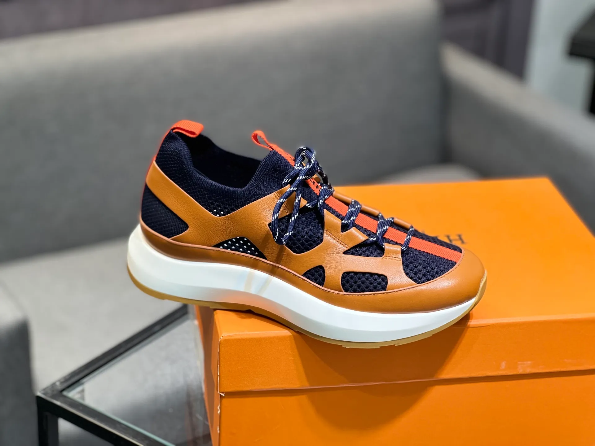 💰¥720 HERMES Men’s rest sneakers! -High-end quality original casual sports shoes -Upper: high nappa calfskin, forging technology, knitted fabric, shoe brand webbing, injection molded brand logo -Inner: foot pad; water-dyed cowhide -Outsole: ultra-light TPU·rubber; two-color molded outsole -Ultra-high quality control·fine workmanship: highlighted (high-end·luxury·grade) Size: 38-44 (45 46 customized)